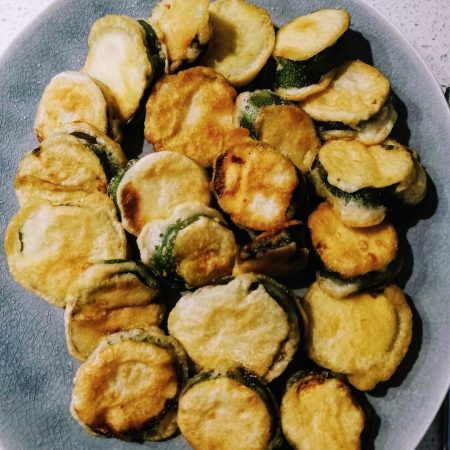 Tiganita Kolokuthakia / Fried Zucchini Rounds